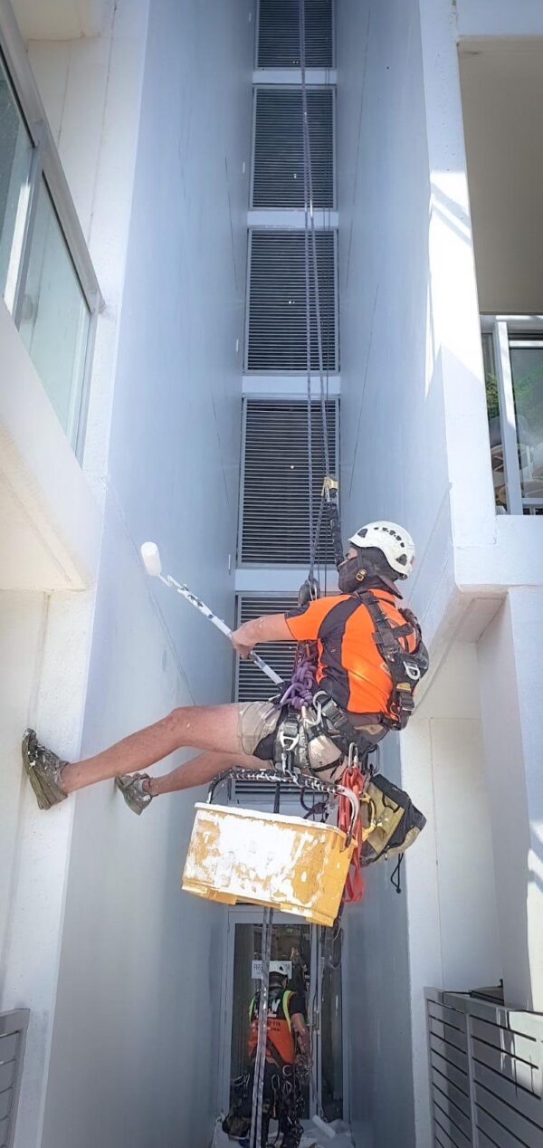 Best Rope Access Abseiling Painting Service in Sydney Call Now