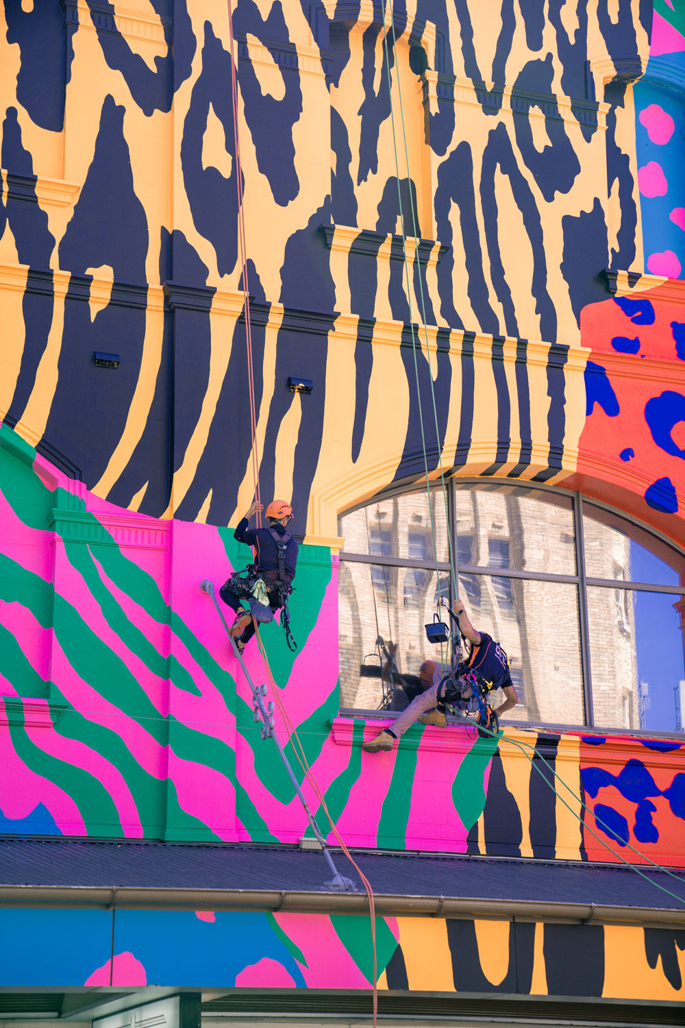 Rope access painting by Abseilers Crew